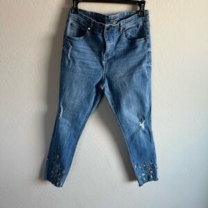 Chelsea and Theodore Women’s Floral Embroidered Distressed Jeans Size 8 Boho